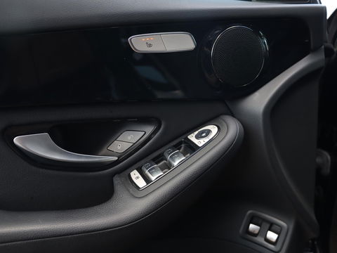 Mercedes-Benz GLC 300e 4MATIC Business Solution 320pk