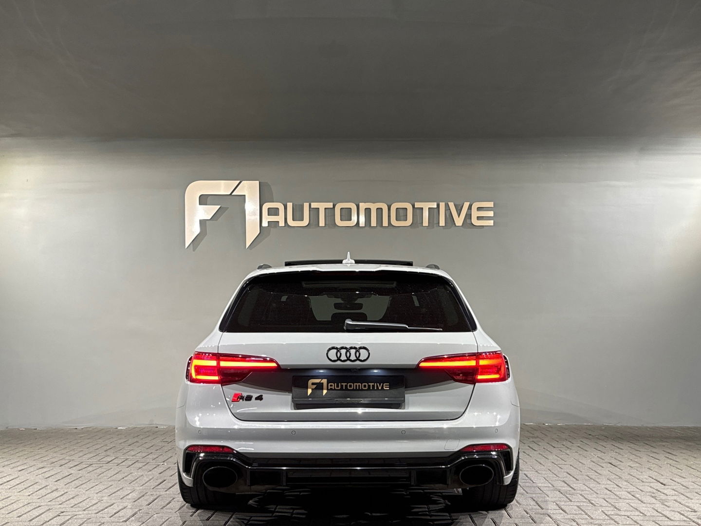 Audi RS4 Avant 2.9 TFSI Quattro Pano|HuD|B&O|Massage|360Cam