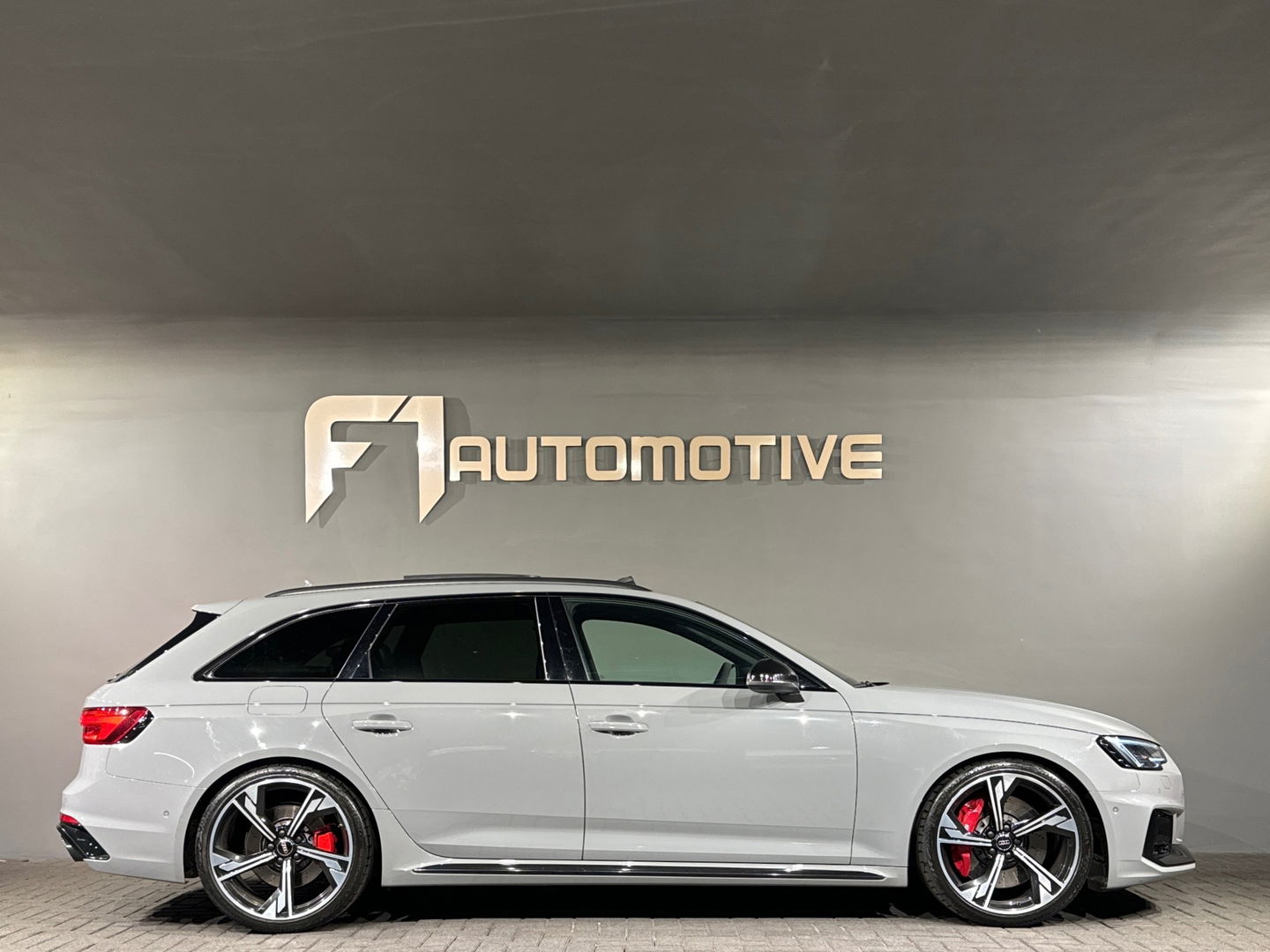 Audi RS4 Avant 2.9 TFSI Quattro Pano|HuD|B&O|Massage|360Cam