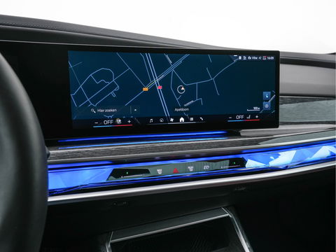 BMW i7 eDrive50 106 kWh M-Sportpack [ 3-Fase ] {SOH-97%} (INCL.BTW) *PANO | HEAD-UP | LUXURY-LEATHER | FULL-LED | BLIND-SPOT | BOWERS&WILKINS | MEMORY-PACK | TOP-VIEW | VENTILATED/HEATED-COMFORTSEATS | SOFT-CLOSE | WIDE-SREEN-DIGICOCKPIT | KEYLESS