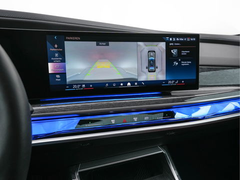 BMW i7 eDrive50 106 kWh M-Sportpack [ 3-Fase ] {SOH-97%} (INCL.BTW) *PANO | HEAD-UP | LUXURY-LEATHER | FULL-LED | BLIND-SPOT | BOWERS&WILKINS | MEMORY-PACK | TOP-VIEW | VENTILATED/HEATED-COMFORTSEATS | SOFT-CLOSE | WIDE-SREEN-DIGICOCKPIT | KEYLESS