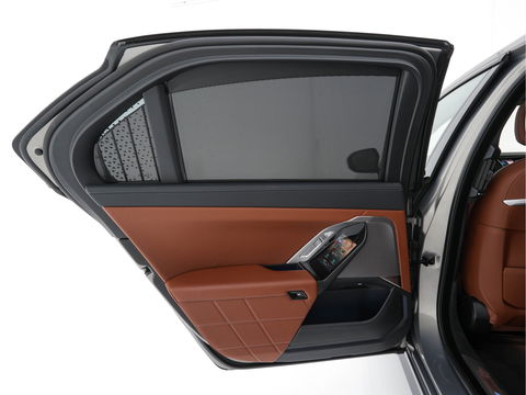 BMW i7 eDrive50 106 kWh M-Sportpack [ 3-Fase ] {SOH-97%} (INCL.BTW) *PANO | HEAD-UP | LUXURY-LEATHER | FULL-LED | BLIND-SPOT | BOWERS&WILKINS | MEMORY-PACK | TOP-VIEW | VENTILATED/HEATED-COMFORTSEATS | SOFT-CLOSE | WIDE-SREEN-DIGICOCKPIT | KEYLESS