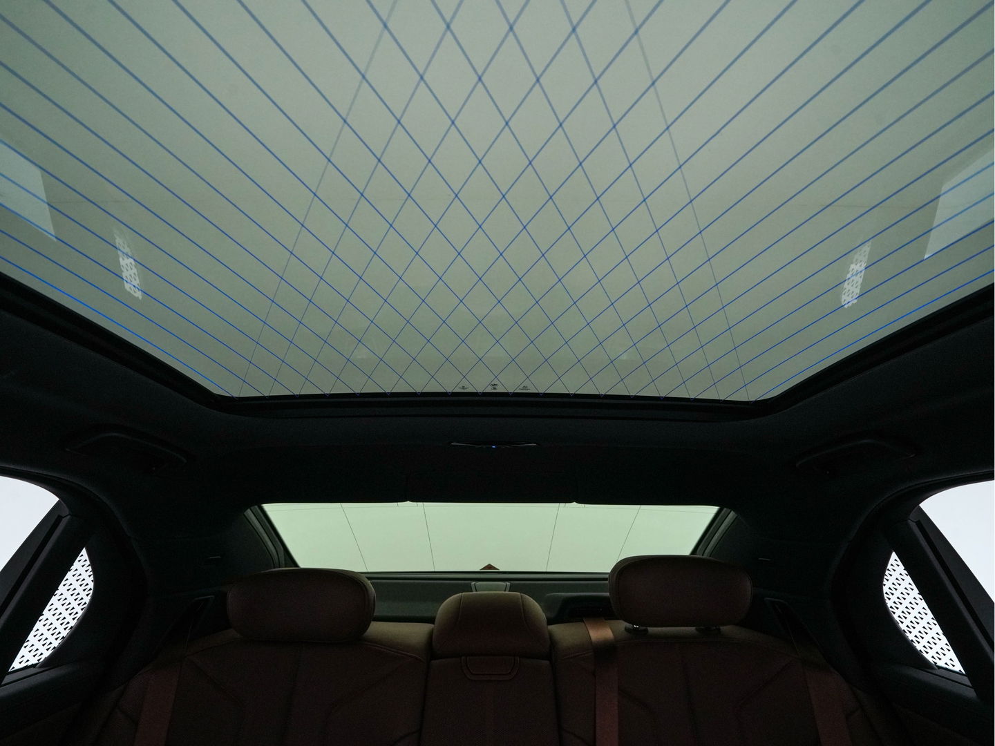 BMW i7 eDrive50 106 kWh M-Sportpack [ 3-Fase ] {SOH-97%} (INCL.BTW) *PANO | HEAD-UP | LUXURY-LEATHER | FULL-LED | BLIND-SPOT | BOWERS&WILKINS | MEMORY-PACK | TOP-VIEW | VENTILATED/HEATED-COMFORTSEATS | SOFT-CLOSE | WIDE-SREEN-DIGICOCKPIT | KEYLESS