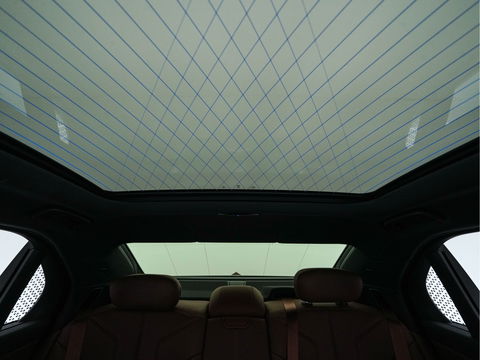 BMW i7 eDrive50 106 kWh M-Sportpack [ 3-Fase ] {SOH-97%} (INCL.BTW) *PANO | HEAD-UP | LUXURY-LEATHER | FULL-LED | BLIND-SPOT | BOWERS&WILKINS | MEMORY-PACK | TOP-VIEW | VENTILATED/HEATED-COMFORTSEATS | SOFT-CLOSE | WIDE-SREEN-DIGICOCKPIT | KEYLESS