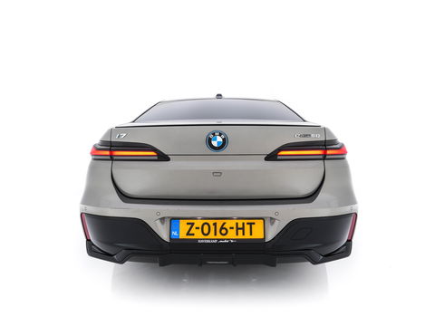 BMW i7 eDrive50 106 kWh M-Sportpack [ 3-Fase ] {SOH-97%} (INCL.BTW) *PANO | HEAD-UP | LUXURY-LEATHER | FULL-LED | BLIND-SPOT | BOWERS&WILKINS | MEMORY-PACK | TOP-VIEW | VENTILATED/HEATED-COMFORTSEATS | SOFT-CLOSE | WIDE-SREEN-DIGICOCKPIT | KEYLESS