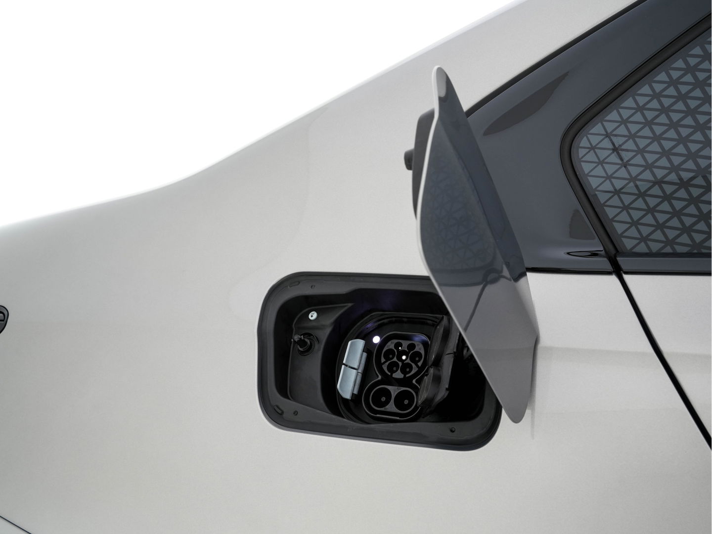 BMW i7 eDrive50 106 kWh M-Sportpack [ 3-Fase ] {SOH-97%} (INCL.BTW) *PANO | HEAD-UP | LUXURY-LEATHER | FULL-LED | BLIND-SPOT | BOWERS&WILKINS | MEMORY-PACK | TOP-VIEW | VENTILATED/HEATED-COMFORTSEATS | SOFT-CLOSE | WIDE-SREEN-DIGICOCKPIT | KEYLESS