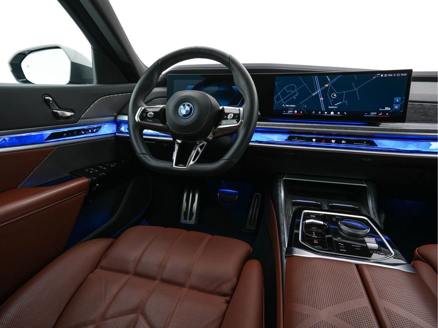 BMW i7 eDrive50 106 kWh M-Sportpack [ 3-Fase ] {SOH-97%} (INCL.BTW) *PANO | HEAD-UP | LUXURY-LEATHER | FULL-LED | BLIND-SPOT | BOWERS&WILKINS | MEMORY-PACK | TOP-VIEW | VENTILATED/HEATED-COMFORTSEATS | SOFT-CLOSE | WIDE-SREEN-DIGICOCKPIT | KEYLESS