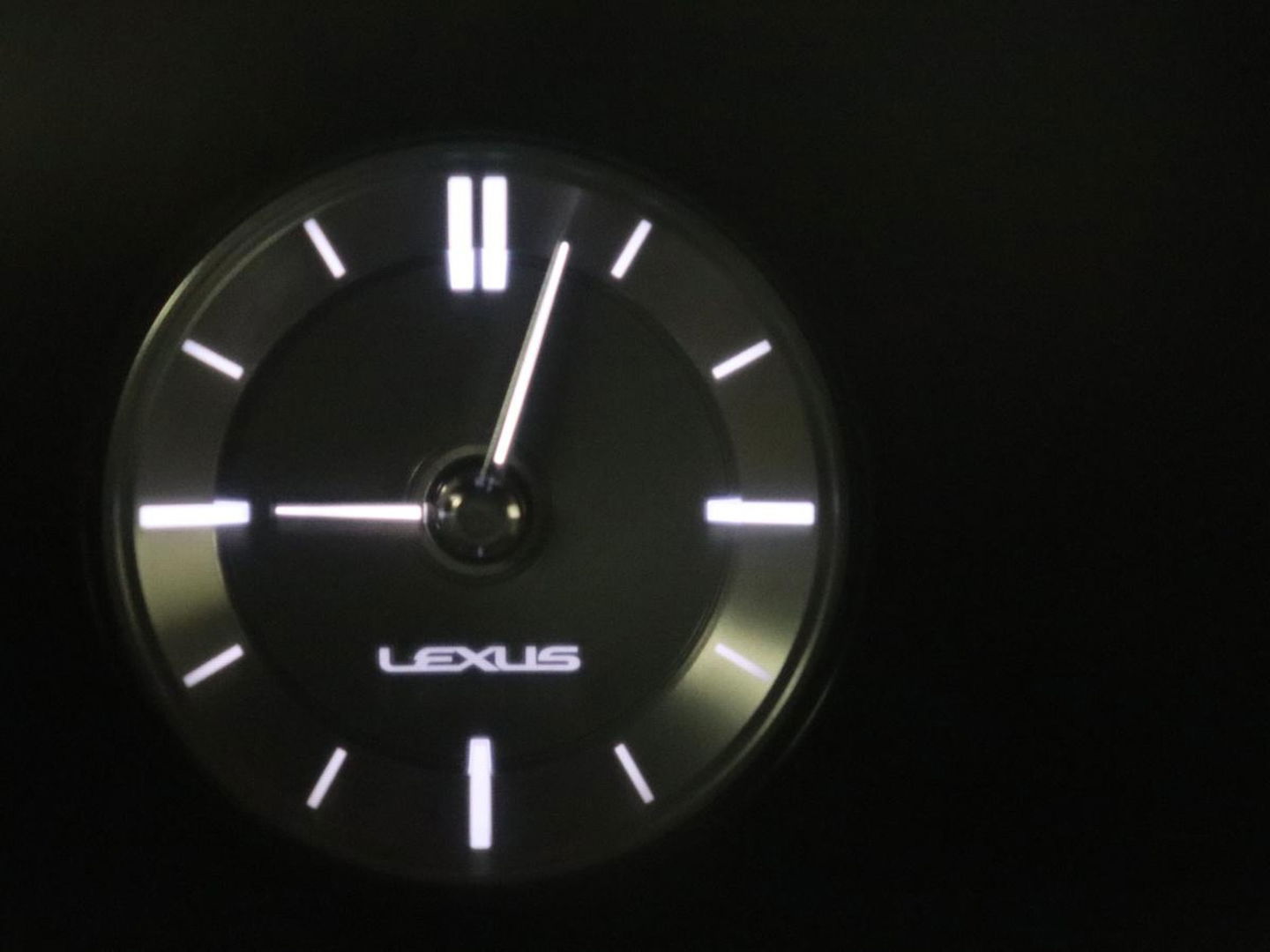 Lexus UX 300e Business 54 kWh | 1e eigenaar | Adaptive cruise | Carplay | Camera | Navigatie | Full LED | Elektrische stoelen | Climate control | Bluetooth