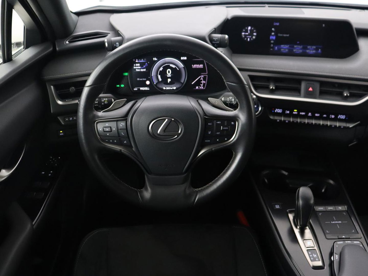 Lexus UX 300e Business 54 kWh | 1e eigenaar | Adaptive cruise | Carplay | Camera | Navigatie | Full LED | Elektrische stoelen | Climate control | Bluetooth