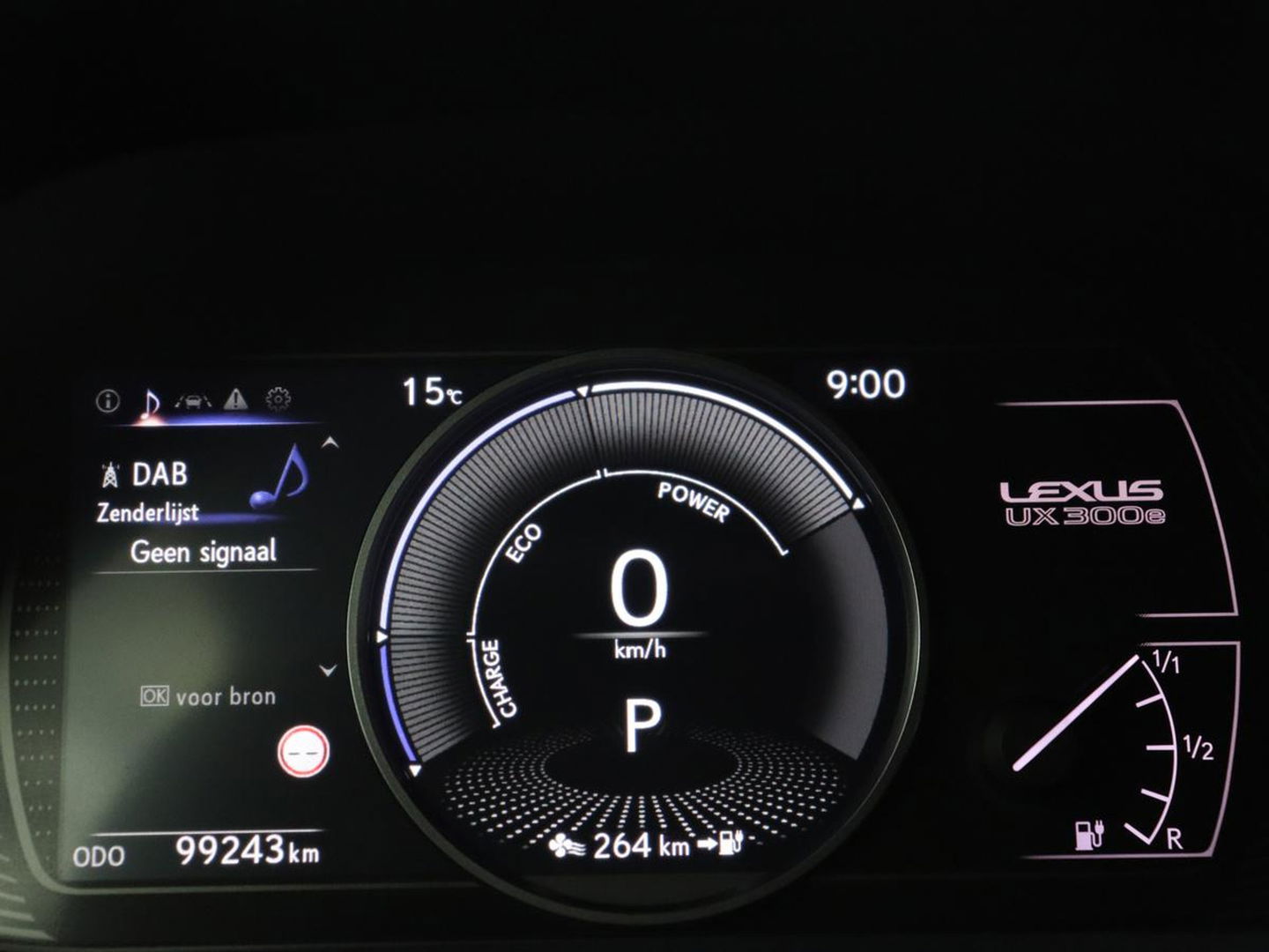 Lexus UX 300e Business 54 kWh | 1e eigenaar | Adaptive cruise | Carplay | Camera | Navigatie | Full LED | Elektrische stoelen | Climate control | Bluetooth