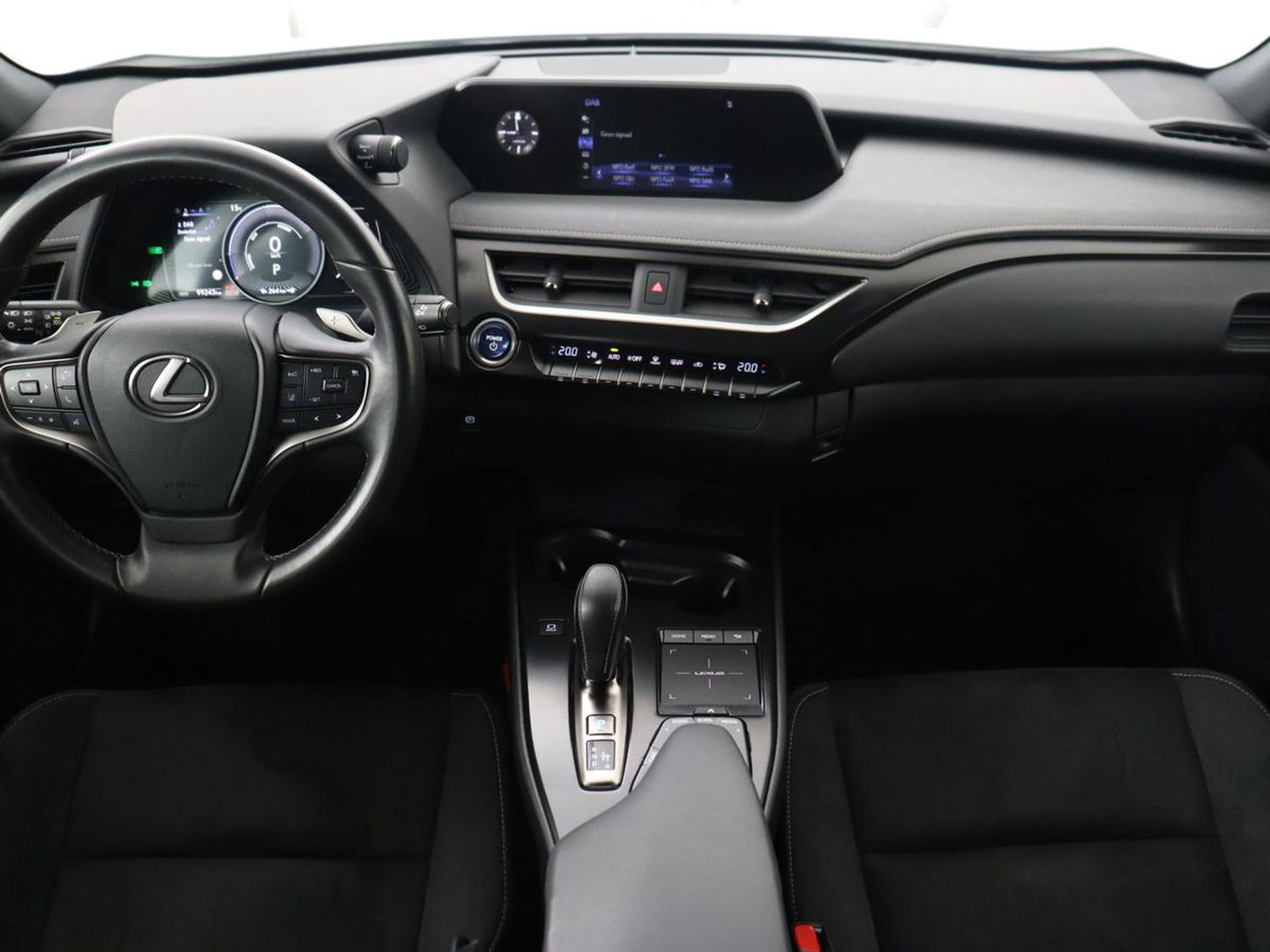 Lexus UX 300e Business 54 kWh | 1e eigenaar | Adaptive cruise | Carplay | Camera | Navigatie | Full LED | Elektrische stoelen | Climate control | Bluetooth