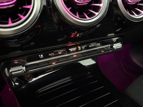 Mercedes-Benz A-Klasse 180 AMG | Pano | Virtual | Sfeerverl. | Carplay | Cruise | LED | Parkeersens. l Stoelverw.