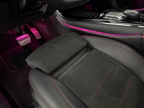 Mercedes-Benz A-Klasse 180 AMG | Pano | Virtual | Sfeerverl. | Carplay | Cruise | LED | Parkeersens. l Stoelverw.