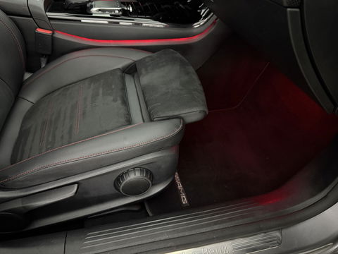 Mercedes-Benz A-Klasse 180 AMG | Pano | Virtual | Sfeerverl. | Carplay | Cruise | LED | Parkeersens. l Stoelverw.