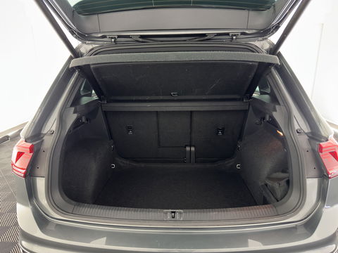 Volkswagen Tiguan 1.5 TSI Comfortline Business (INCL.BTW) *PANO | FULL-LED | ADAPTIVE-CRUISE | DIGI-COCKPIT | HEATED-COMFORTSEATS | NAV-FULLMAP | DAB+ | ECC | PDC | 19''ALU | TOWBAR*