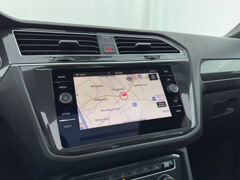 Volkswagen Tiguan 1.5 TSI Comfortline Business (INCL.BTW) *PANO | FULL-LED | ADAPTIVE-CRUISE | DIGI-COCKPIT | HEATED-COMFORTSEATS | NAV-FULLMAP | DAB+ | ECC | PDC | 19''ALU | TOWBAR*