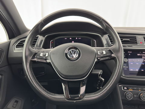 Volkswagen Tiguan 1.5 TSI Comfortline Business (INCL.BTW) *PANO | FULL-LED | ADAPTIVE-CRUISE | DIGI-COCKPIT | HEATED-COMFORTSEATS | NAV-FULLMAP | DAB+ | ECC | PDC | 19''ALU | TOWBAR*