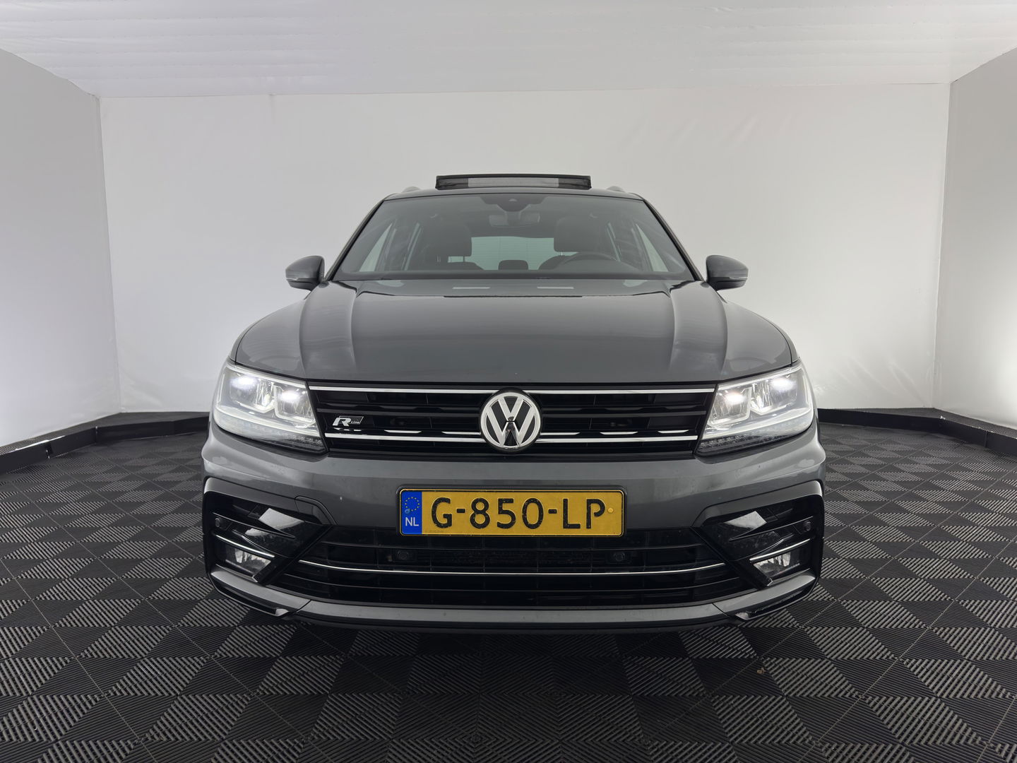 Volkswagen Tiguan 1.5 TSI Comfortline Business (INCL.BTW) *PANO | FULL-LED | ADAPTIVE-CRUISE | DIGI-COCKPIT | HEATED-COMFORTSEATS | NAV-FULLMAP | DAB+ | ECC | PDC | 19''ALU | TOWBAR*
