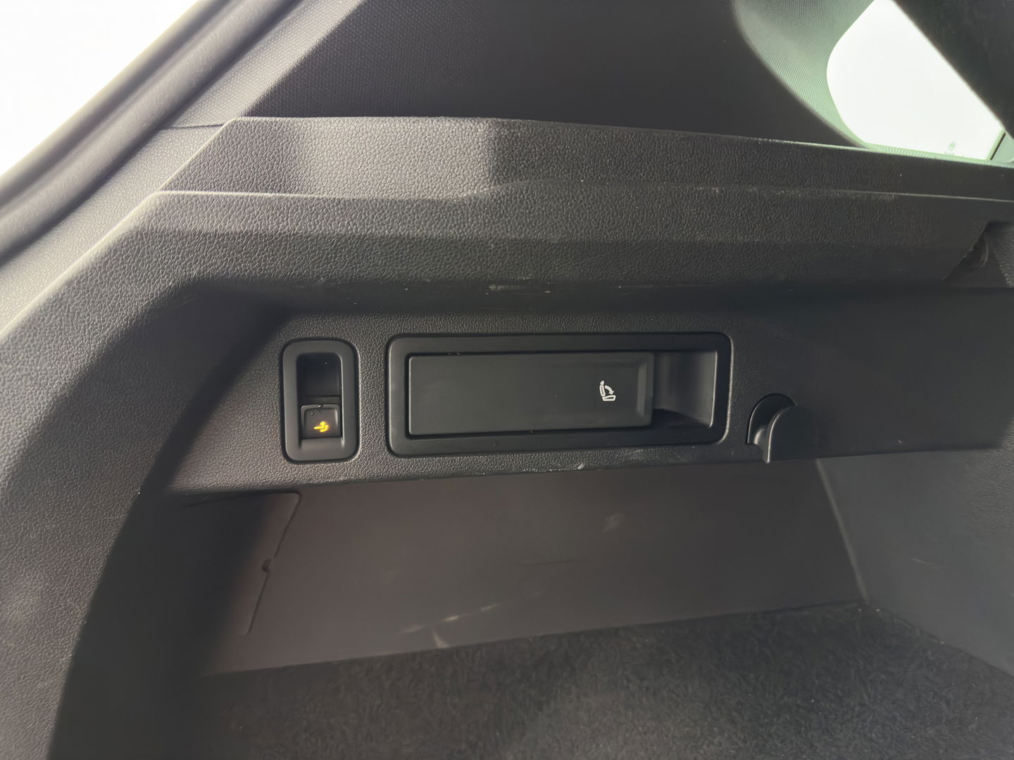 Volkswagen Tiguan 1.5 TSI Comfortline Business (INCL.BTW) *PANO | FULL-LED | ADAPTIVE-CRUISE | DIGI-COCKPIT | HEATED-COMFORTSEATS | NAV-FULLMAP | DAB+ | ECC | PDC | 19''ALU | TOWBAR*