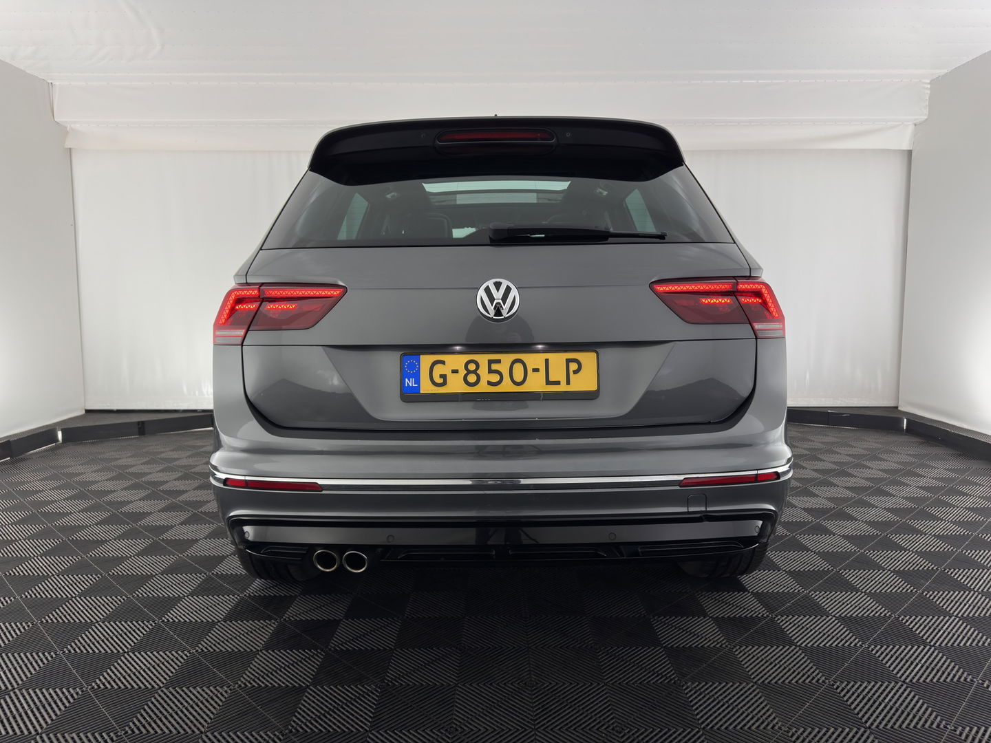 Volkswagen Tiguan 1.5 TSI Comfortline Business (INCL.BTW) *PANO | FULL-LED | ADAPTIVE-CRUISE | DIGI-COCKPIT | HEATED-COMFORTSEATS | NAV-FULLMAP | DAB+ | ECC | PDC | 19''ALU | TOWBAR*