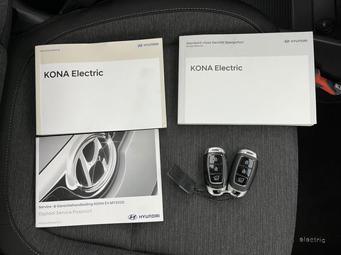 Hyundai KONA EV Fashion 64 kWh [ 3-Fase ] { SOH-100% } (INCL-BTW) Aut. *PANO | KRELL-AUDIO | HEAD-UP | NAVI-FULLMAP | KEYLESS | SHIFT-PADDLES | LANE-ASSIST | BLIND-SPOT | CAMERA | DAB | ECC | PDC | ADAPTIVE-CRUISE | COMFORT-SEATS | 17"ALU*