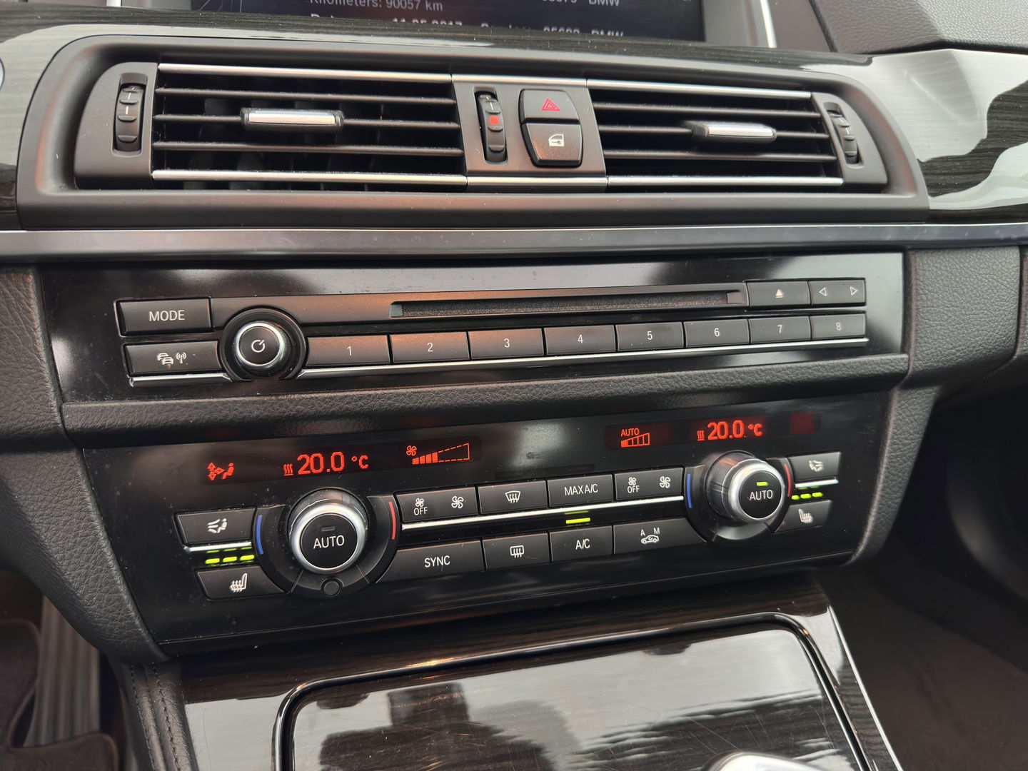 BMW 5 Serie 518d Luxury-Line High Executive Aut. *PANO | LUXURY-LEATHER | BI-XENON | NAVI-FULLMAP | HEATED-COMFORTSEATS | HIFI-SOUND | CAMERA | ECC | PDC | CRUISE | 18''ALU*