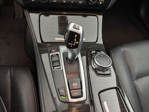 BMW 5 Serie 518d Corporate Lease High Executive Aut. *PANO | LUXURY-LEATHER | XENON | HEATED-COMFORTSEATS | HIFI-SOUND | CAMERA | ECC | PDC | CRUISE | 18''ALU*