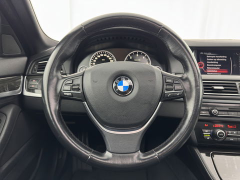 BMW 5 Serie 518d Corporate Lease High Executive Aut. *PANO | LUXURY-LEATHER | XENON | HEATED-COMFORTSEATS | HIFI-SOUND | CAMERA | ECC | PDC | CRUISE | 18''ALU*
