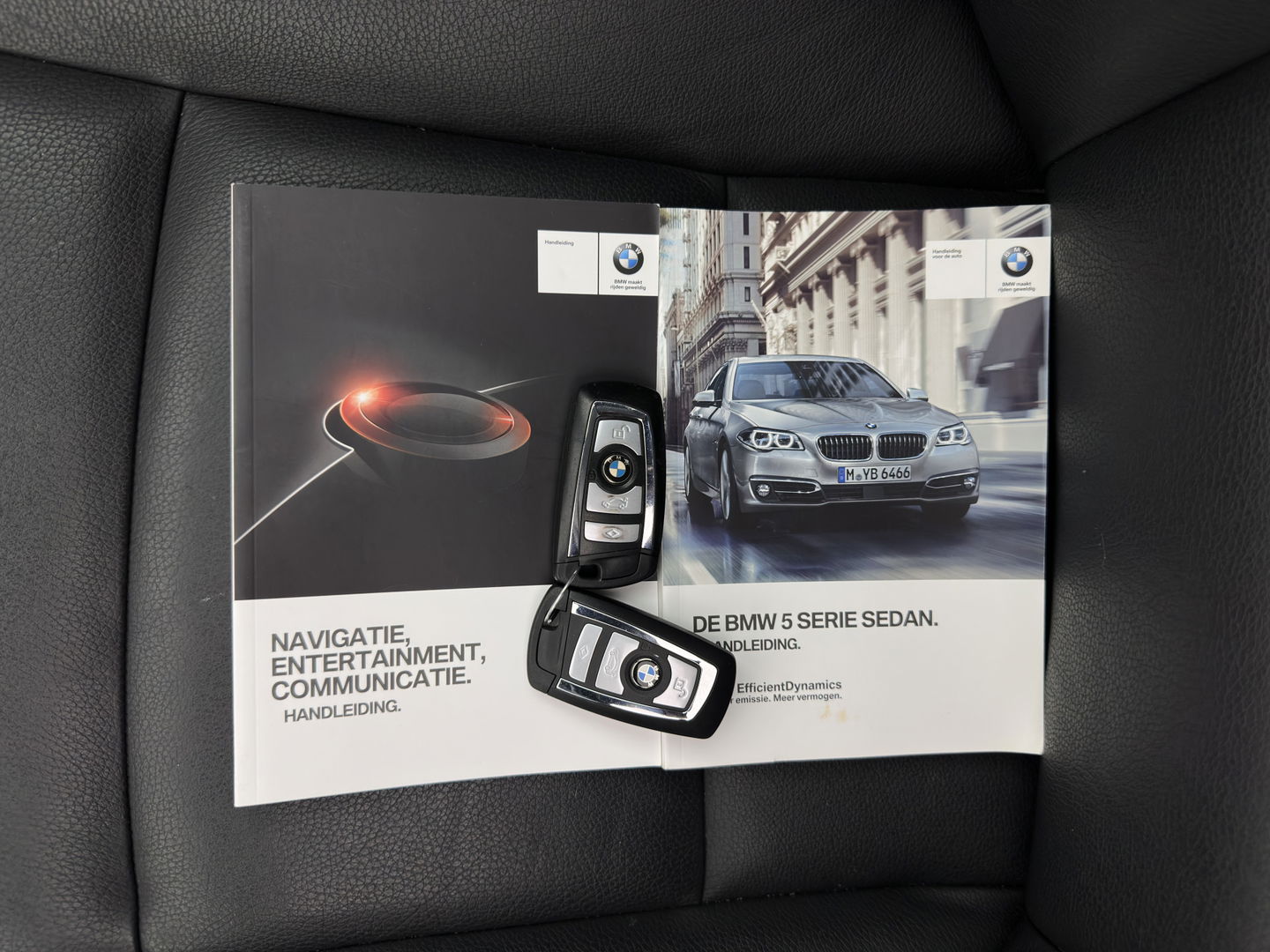 BMW 5 Serie 518d Luxury-Line High Executive Aut. *PANO | LUXURY-LEATHER | BI-XENON | NAVI-FULLMAP | HEATED-COMFORTSEATS | HIFI-SOUND | CAMERA | ECC | PDC | CRUISE | 18''ALU*