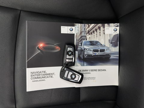 BMW 5 Serie 518d Corporate Lease High Executive Aut. *PANO | LUXURY-LEATHER | XENON | HEATED-COMFORTSEATS | HIFI-SOUND | CAMERA | ECC | PDC | CRUISE | 18''ALU*