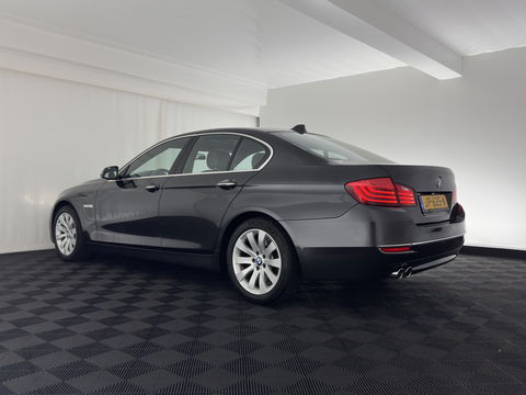 BMW 5 Serie 518d Corporate Lease High Executive Aut. *PANO | LUXURY-LEATHER | XENON | HEATED-COMFORTSEATS | HIFI-SOUND | CAMERA | ECC | PDC | CRUISE | 18''ALU*