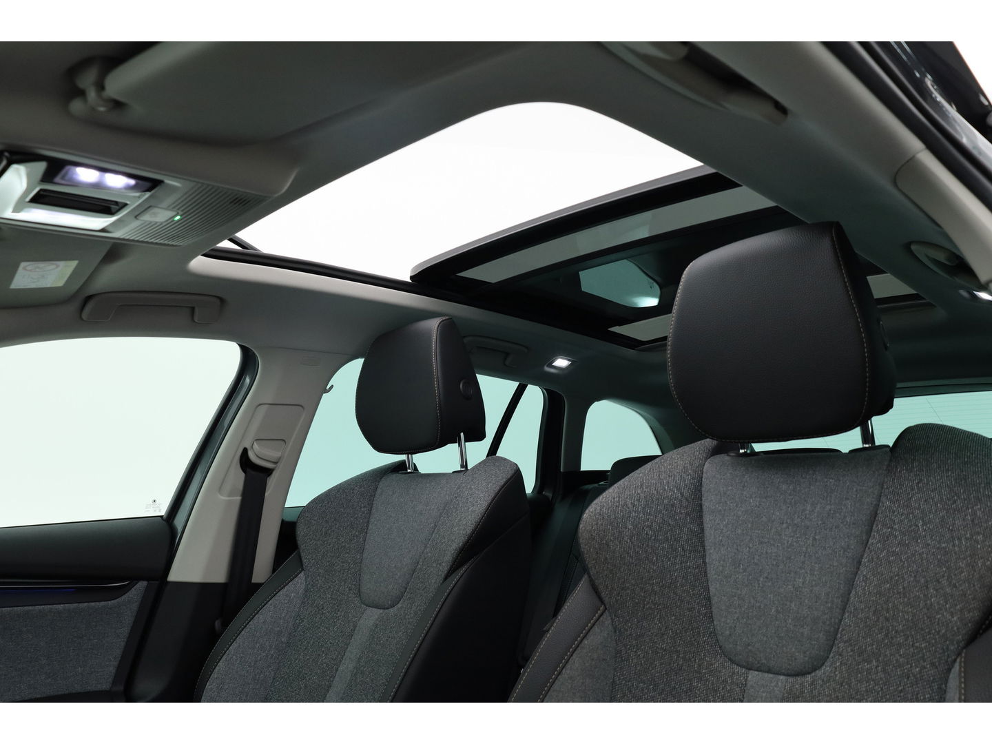 Škoda Octavia 1.5 TSI MHEV Business Edition | Pano | Keyless | CarPlay | Digi. Dashboard | Stoel- Stuurverw. | Camera