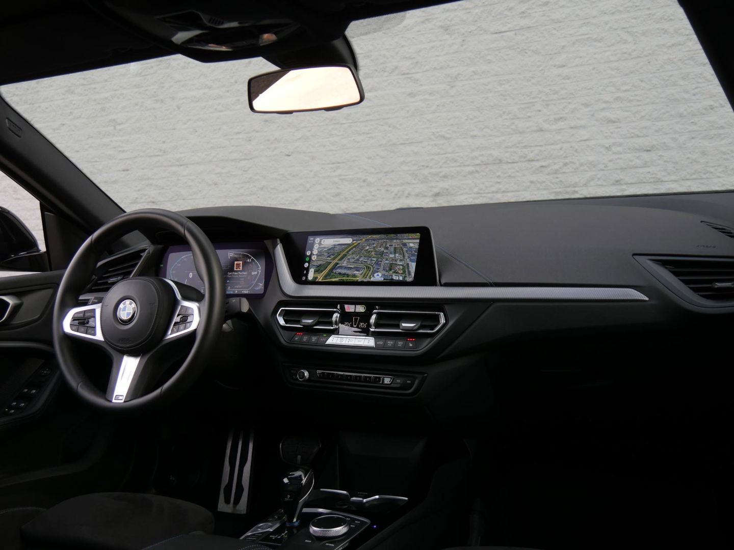 BMW 2 Serie GRAN COUPE 218i M-SPORT/ PANORAMADAK/ SCHAALSTOELEN/ PARKING PACK