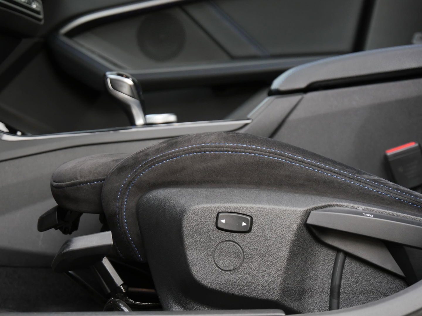 BMW 2 Serie GRAN COUPE 218i M-SPORT/ PANORAMADAK/ SCHAALSTOELEN/ PARKING PACK