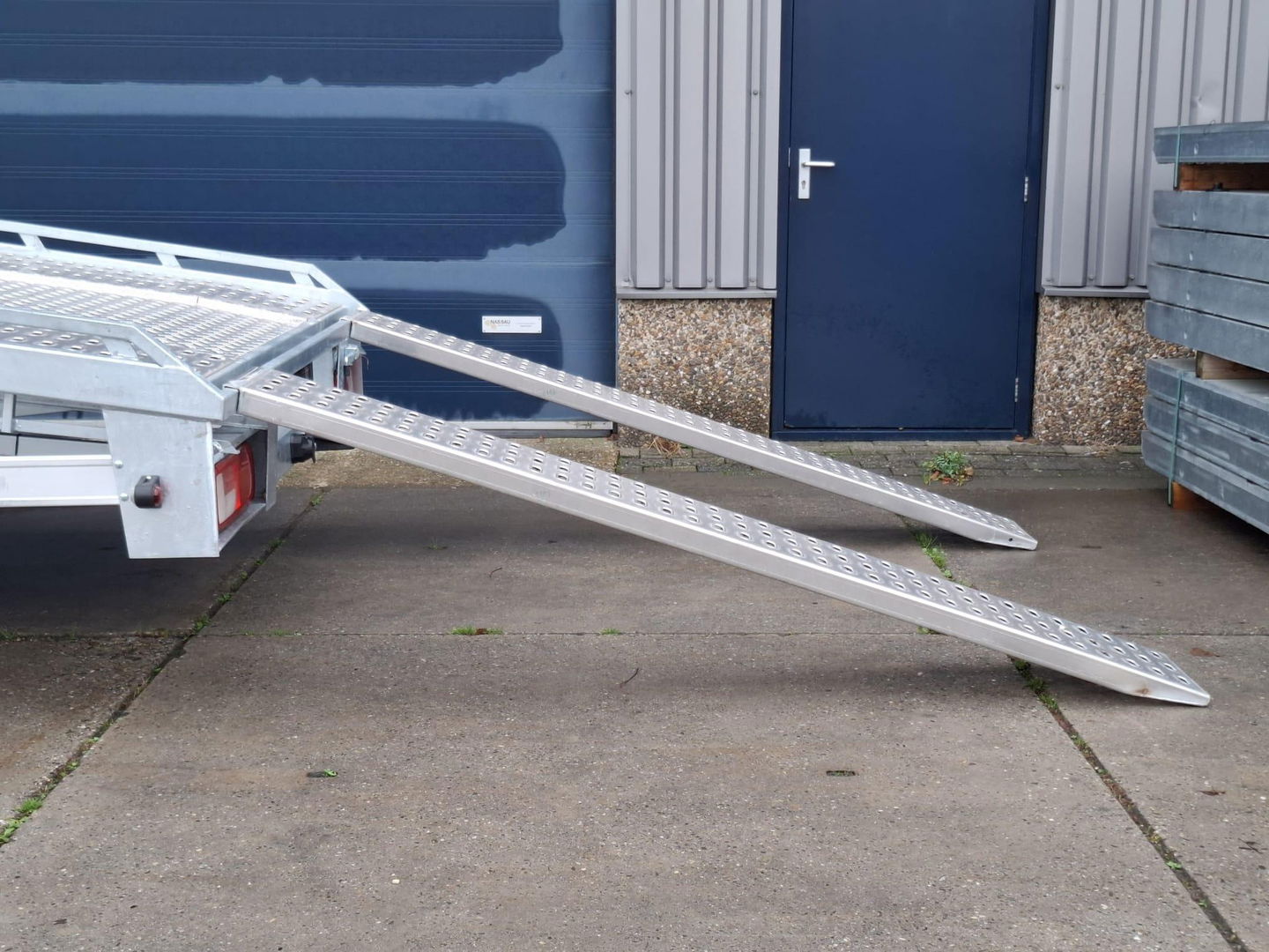 Volkswagen Crafter 35 2.0 TDI L4 Trendline OPRIJWAGEN / AMBULANCE / TRAILER / EURO 6 / LAADVERMOGEN 1500 KG !!