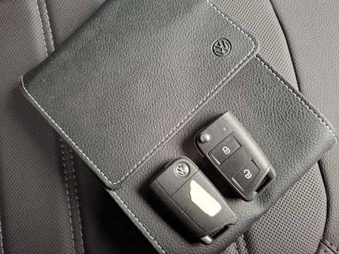 Volkswagen Crafter 35 2.0 TDI L4 Trendline OPRIJWAGEN / AMBULANCE / TRAILER / EURO 6 / LAADVERMOGEN 1500 KG !!