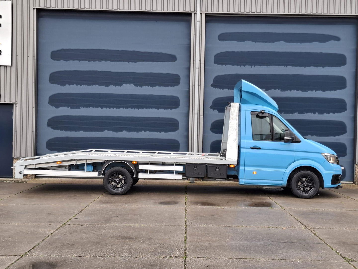 Volkswagen Crafter 35 2.0 TDI L4 Trendline OPRIJWAGEN / AMBULANCE / TRAILER / EURO 6 / LAADVERMOGEN 1500 KG !!
