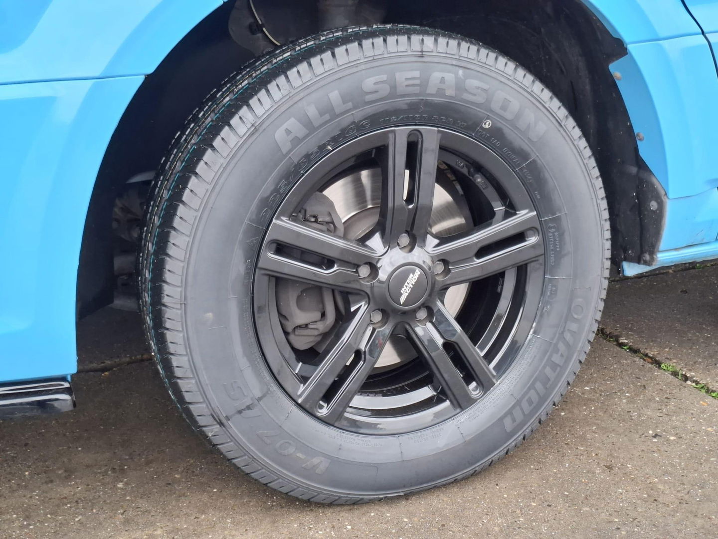 Volkswagen Crafter 35 2.0 TDI L4 Trendline OPRIJWAGEN / AMBULANCE / TRAILER / EURO 6 / LAADVERMOGEN 1500 KG !!