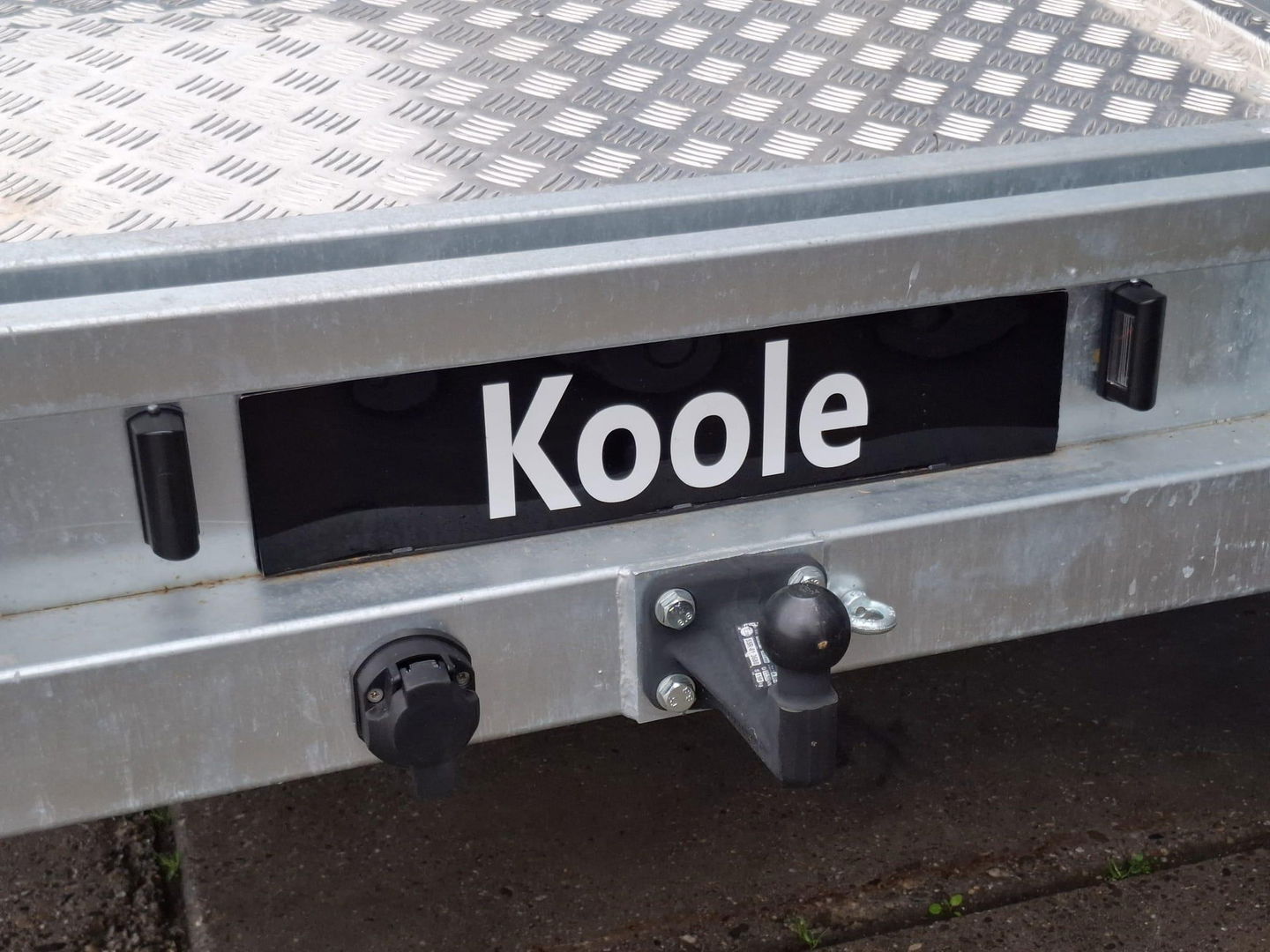 Volkswagen Crafter 35 2.0 TDI L4 Trendline OPRIJWAGEN / AMBULANCE / TRAILER / EURO 6 / LAADVERMOGEN 1500 KG !!