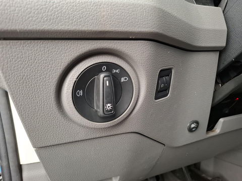 Volkswagen Crafter 35 2.0 TDI L4 Trendline OPRIJWAGEN / AMBULANCE / TRAILER / EURO 6 / LAADVERMOGEN 1500 KG !!