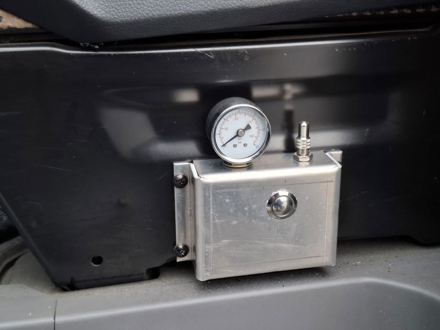 Volkswagen Crafter 35 2.0 TDI L4 Trendline OPRIJWAGEN / AMBULANCE / TRAILER / EURO 6 / LAADVERMOGEN 1500 KG !!