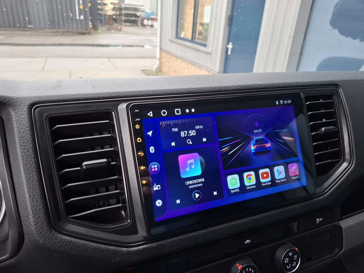 Volkswagen Crafter 35 2.0 TDI L4 Trendline OPRIJWAGEN / AMBULANCE / TRAILER / EURO 6 / LAADVERMOGEN 1500 KG !!