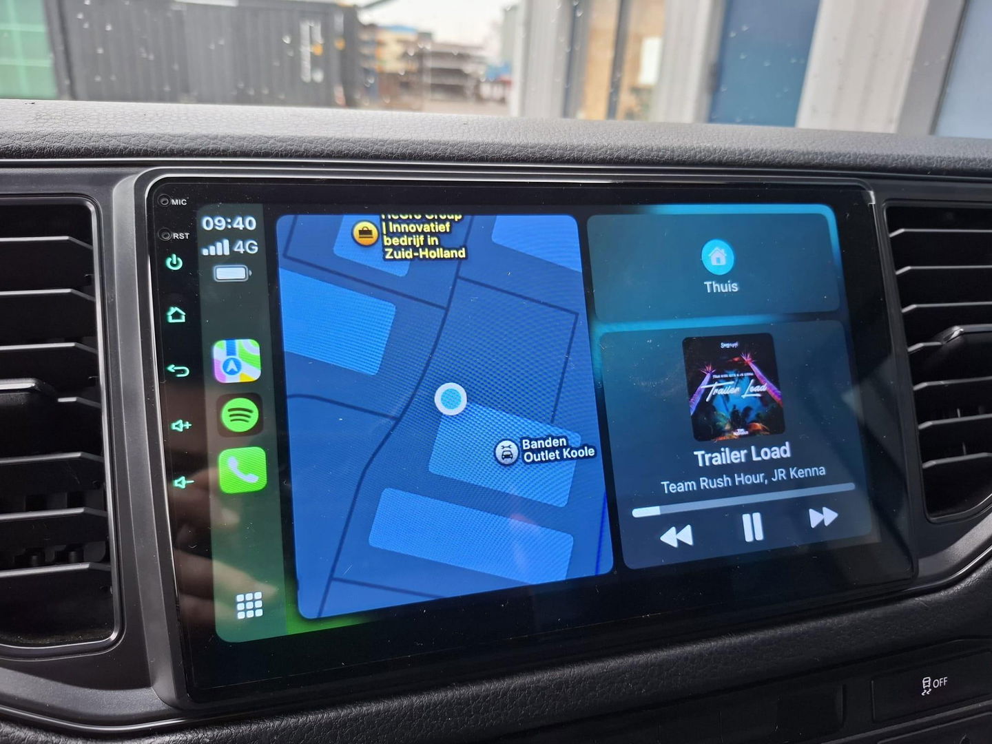 Volkswagen Crafter 35 2.0 TDI L4 Trendline OPRIJWAGEN / AMBULANCE / TRAILER / EURO 6 / LAADVERMOGEN 1500 KG !!