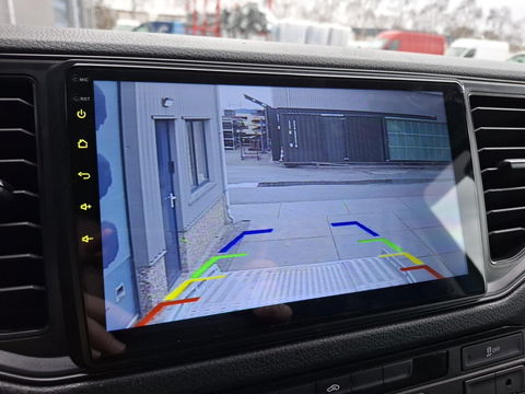 Volkswagen Crafter 35 2.0 TDI L4 Trendline OPRIJWAGEN / AMBULANCE / TRAILER / EURO 6 / LAADVERMOGEN 1500 KG !!