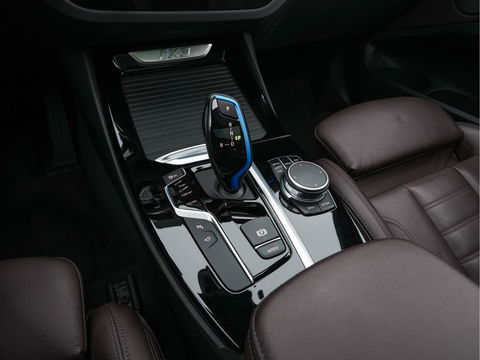 BMW iX3 High Executive 80 kWh {SOH-100%} [ 3-Fase ] (INCL.BTW) Aut. *PANO | HEAD-UP | LUXURY-LEATHER | ADAPTIVE-CRUISE | FULL-LED | BLIND-SPOT | MEMORY-PACK | DIGI-COCKPIT | HEATED-COMFORTSEATS | KEYLESS | TOP-VIEW | DAB+ | NAVI | TOWBAR | 20'