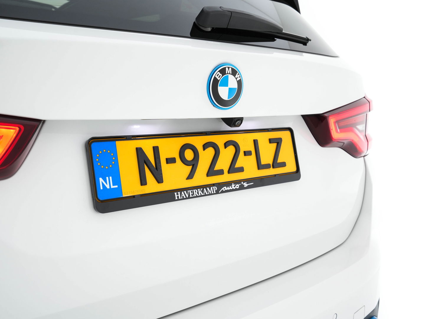 BMW iX3 High Executive 80 kWh {SOH-100%} [ 3-Fase ] (INCL.BTW) Aut. *PANO | HEAD-UP | LUXURY-LEATHER | ADAPTIVE-CRUISE | FULL-LED | BLIND-SPOT | MEMORY-PACK | DIGI-COCKPIT | HEATED-COMFORTSEATS | KEYLESS | TOP-VIEW | DAB+ | NAVI | TOWBAR | 20'