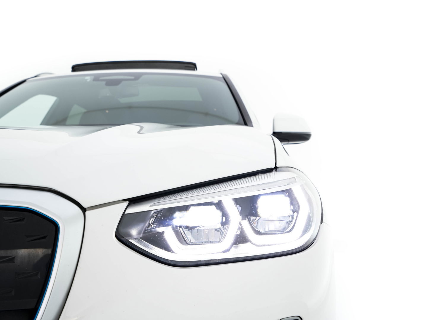 BMW iX3 High Executive 80 kWh {SOH-100%} [ 3-Fase ] (INCL.BTW) Aut. *PANO | HEAD-UP | LUXURY-LEATHER | ADAPTIVE-CRUISE | FULL-LED | BLIND-SPOT | MEMORY-PACK | DIGI-COCKPIT | HEATED-COMFORTSEATS | KEYLESS | TOP-VIEW | DAB+ | NAVI | TOWBAR | 20'