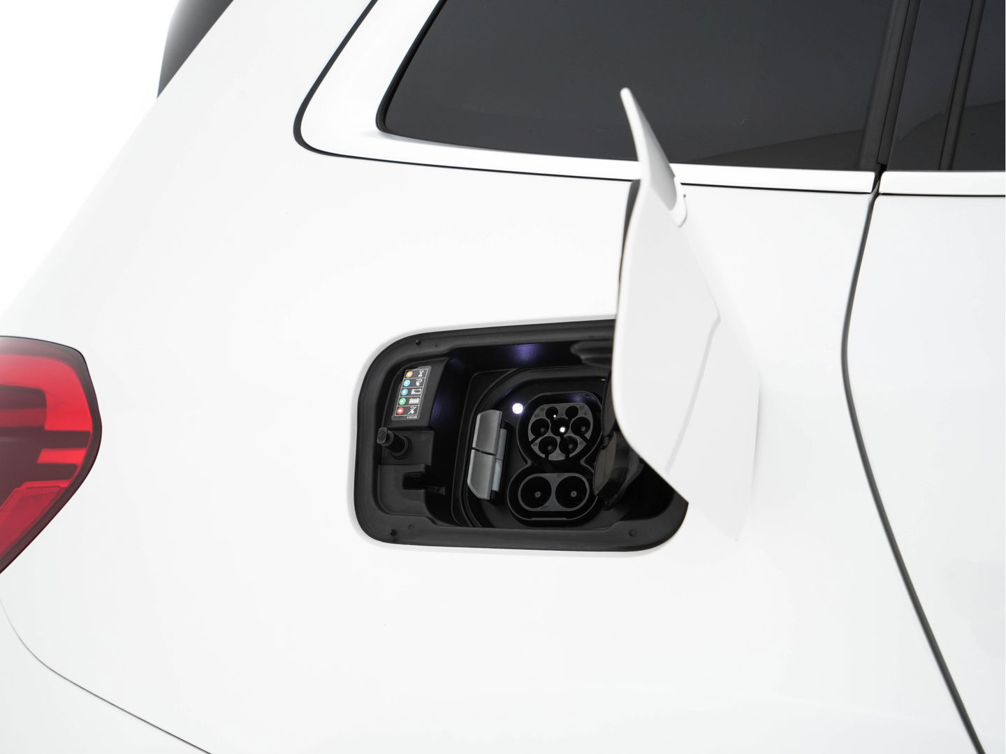 BMW iX3 High Executive 80 kWh {SOH-100%} [ 3-Fase ] (INCL.BTW) Aut. *PANO | HEAD-UP | LUXURY-LEATHER | ADAPTIVE-CRUISE | FULL-LED | BLIND-SPOT | MEMORY-PACK | DIGI-COCKPIT | HEATED-COMFORTSEATS | KEYLESS | TOP-VIEW | DAB+ | NAVI | TOWBAR | 20'