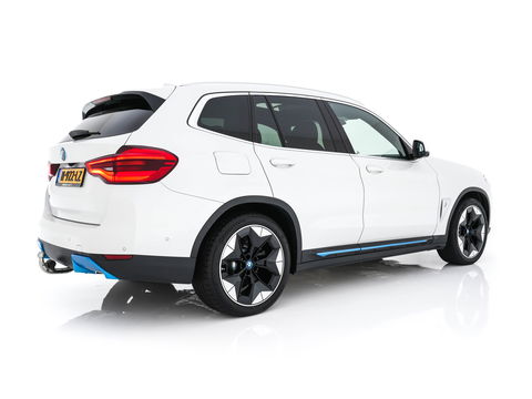 BMW iX3 High Executive 80 kWh {SOH-100%} [ 3-Fase ] (INCL.BTW) Aut. *PANO | HEAD-UP | LUXURY-LEATHER | ADAPTIVE-CRUISE | FULL-LED | BLIND-SPOT | MEMORY-PACK | DIGI-COCKPIT | HEATED-COMFORTSEATS | KEYLESS | TOP-VIEW | DAB+ | NAVI | TOWBAR | 20'