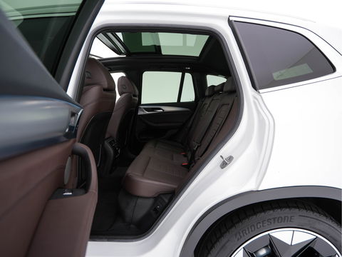 BMW iX3 High Executive 80 kWh {SOH-100%} [ 3-Fase ] (INCL.BTW) Aut. *PANO | HEAD-UP | LUXURY-LEATHER | ADAPTIVE-CRUISE | FULL-LED | BLIND-SPOT | MEMORY-PACK | DIGI-COCKPIT | HEATED-COMFORTSEATS | KEYLESS | TOP-VIEW | DAB+ | NAVI | TOWBAR | 20'